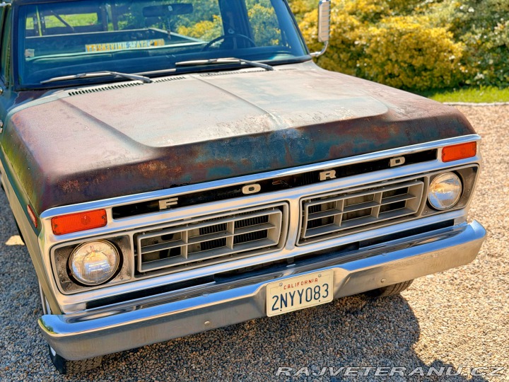 Ford F -100 Custom | 4.9L I6 1977