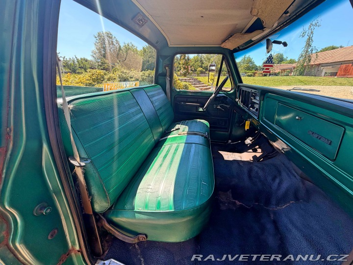 Ford F -100 Custom | 4.9L I6 1977