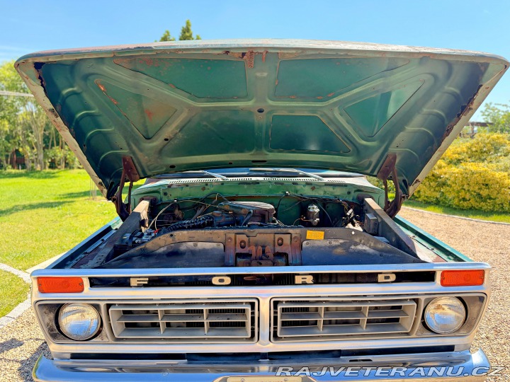 Ford F -100 Custom | 4.9L I6 1977