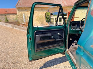 Ford F -100 Custom | 4.9L I6 1977