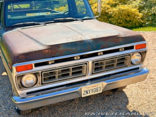 Ford F -100 Custom | 4.9L I6 1977