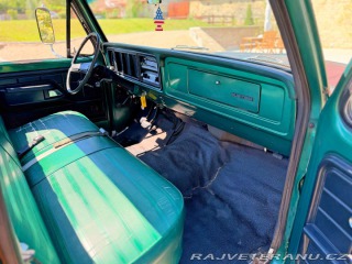 Ford F -100 Custom | 4.9L I6 1977