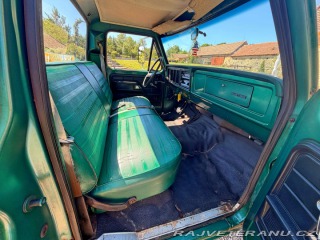 Ford F -100 Custom | 4.9L I6 1977