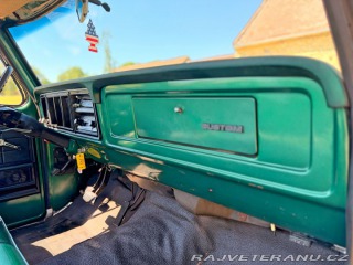 Ford F -100 Custom | 4.9L I6 1977