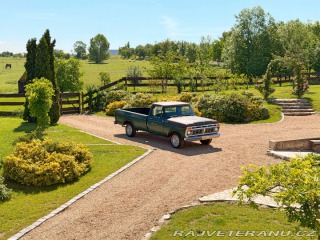 Ford F -100 Custom | 4.9L I6 1977
