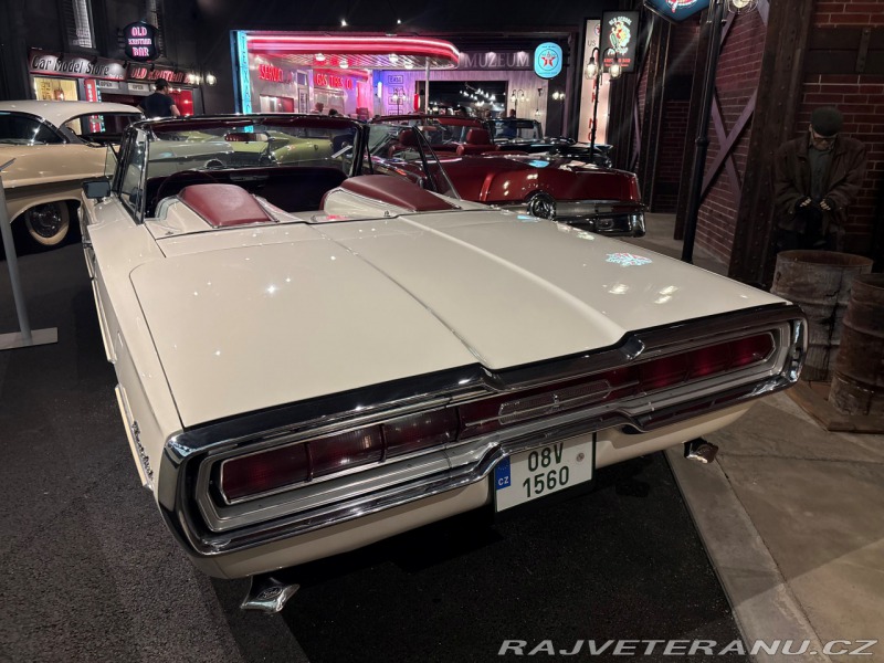 Ford Thunderbird
