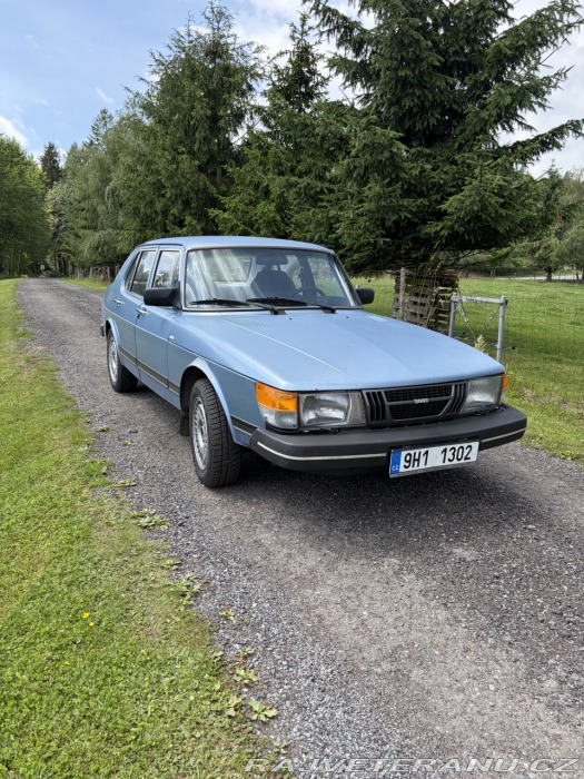 Saab 900
