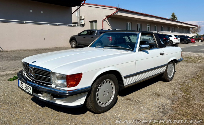 Mercedes-Benz 560 SL Roadster