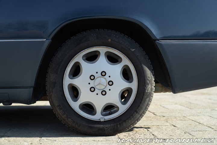 Mercedes-Benz 200 CE 200 1992