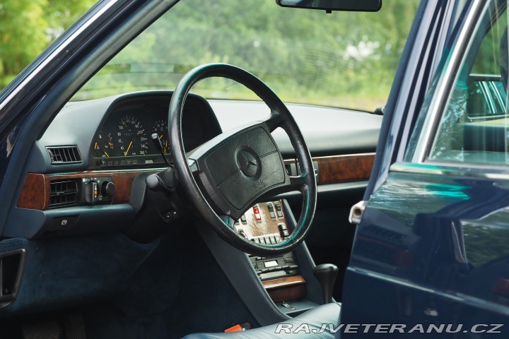 Mercedes-Benz 560 SEL 1986