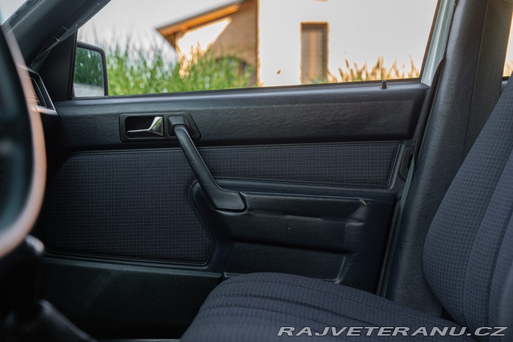 Mercedes-Benz 190 E 1987