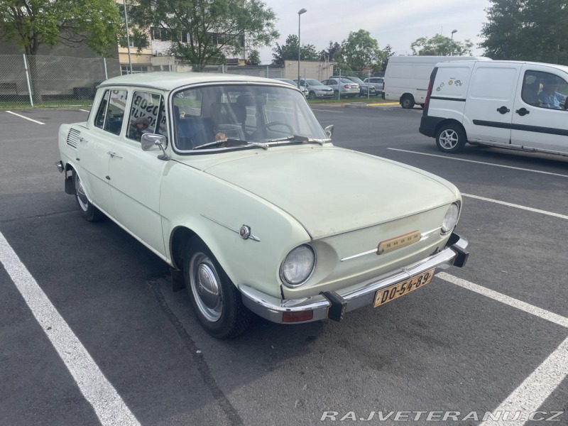 Škoda 100