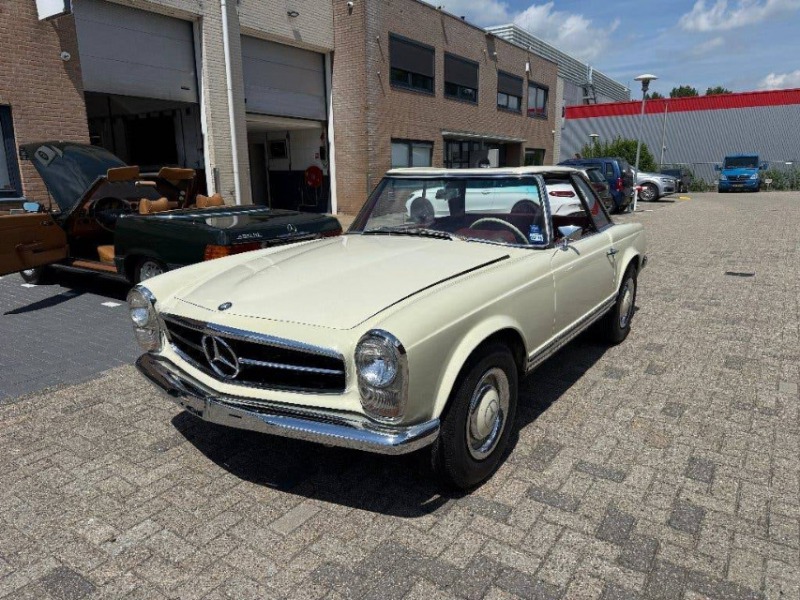 Mercedes-Benz 250 SL Pagode California