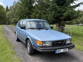 Saab 900 