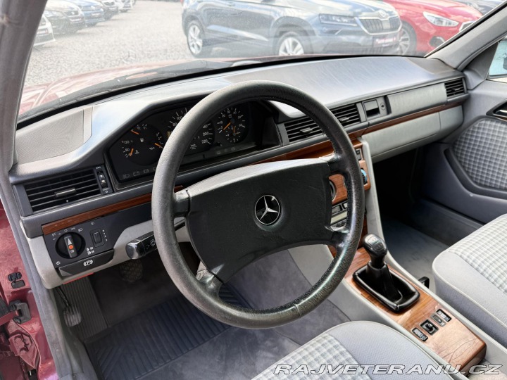 Mercedes-Benz 300 124 300 D 83kW ČR 1991