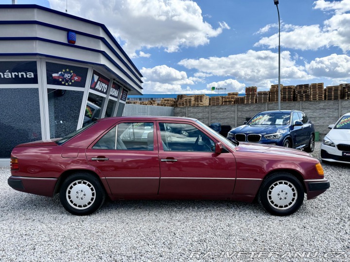 Mercedes-Benz 300 124 300 D 83kW ČR 1991