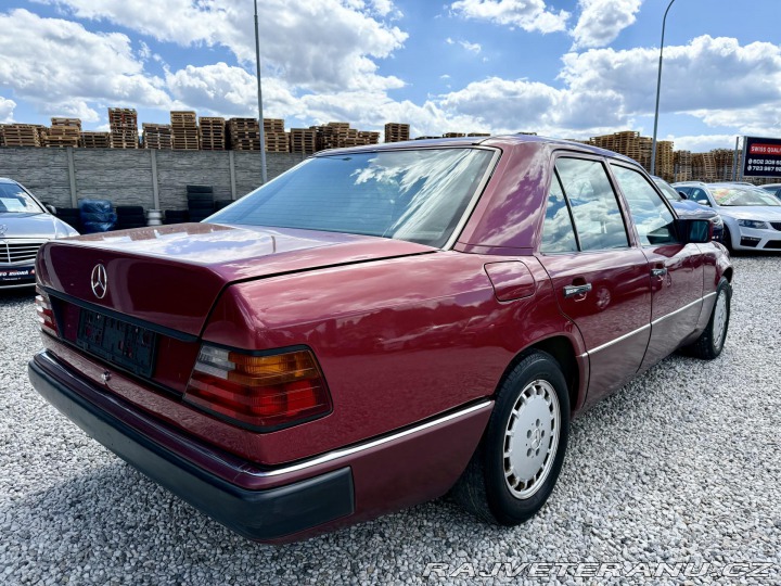 Mercedes-Benz 300 124 300 D 83kW ČR 1991