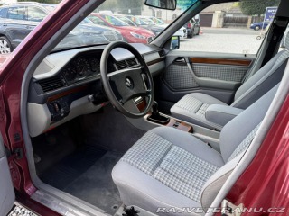 Mercedes-Benz 300 124 300 D 83kW ČR 1991