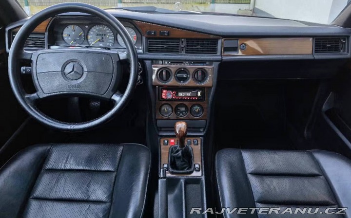 Mercedes-Benz 190 E 1989