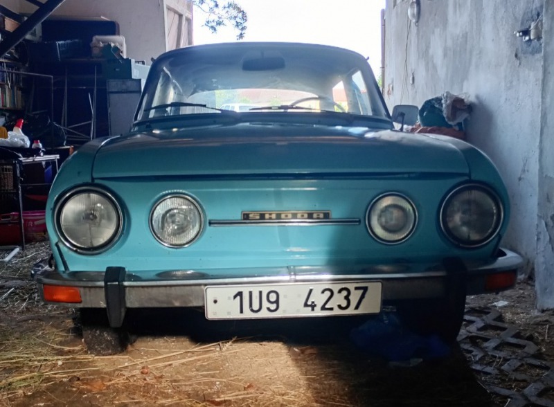 Škoda 100 