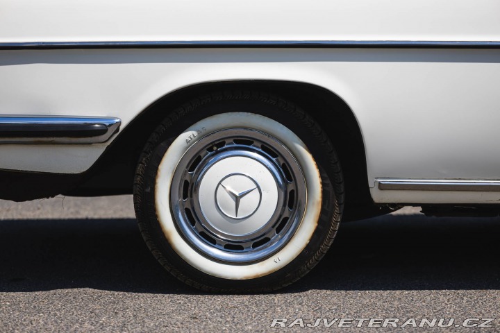 Mercedes-Benz 280 CE W114 1972
