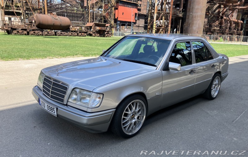 Mercedes-Benz E W124 E200