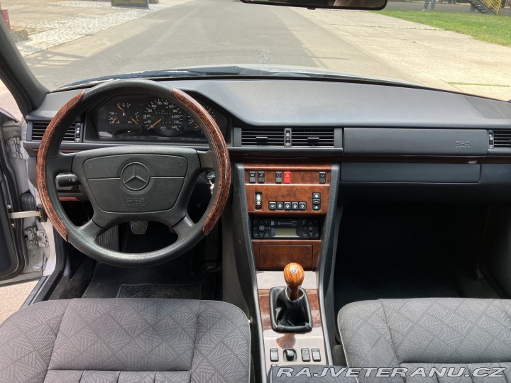 Mercedes-Benz E W124 E200 1995