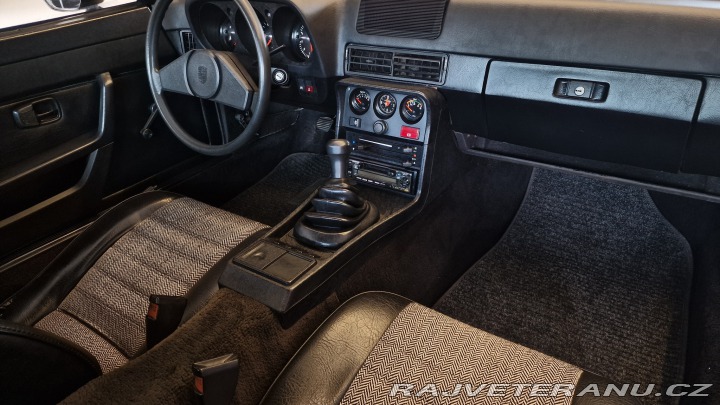 Porsche 924 1977