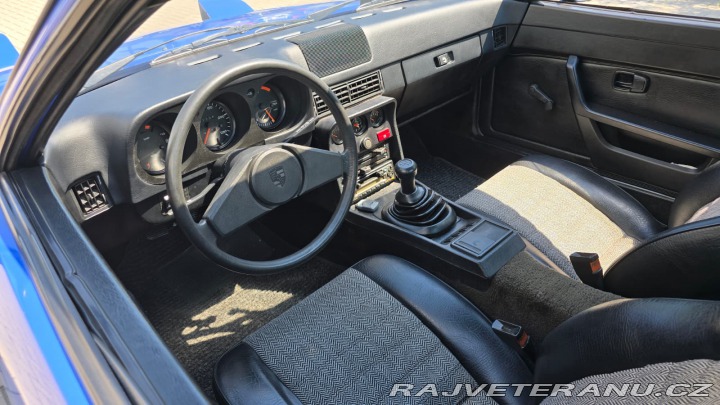 Porsche 924 1977