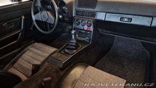Porsche 924  1977
