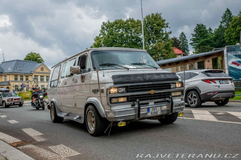 Chevrolet G20 VAN