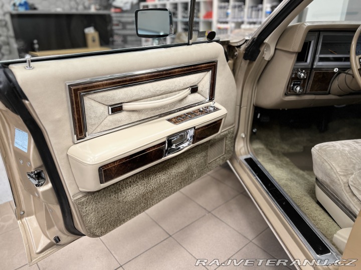 Lincoln Continental Williamsburg Edition 1978