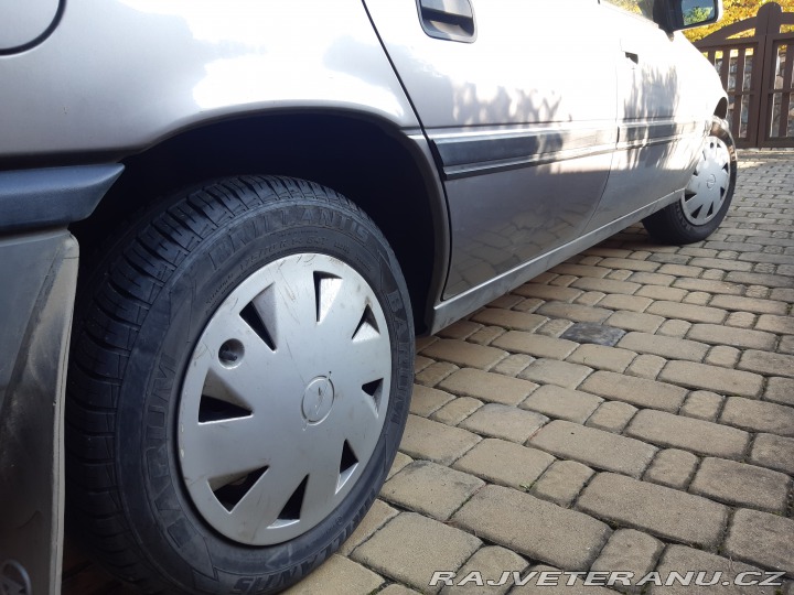 Opel Vectra 1.8i 8v sedan 1991