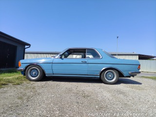 Mercedes-Benz 230 W123