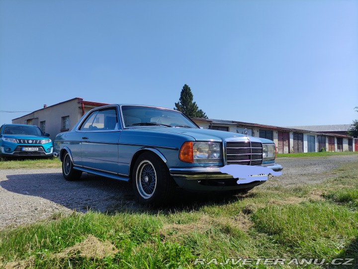 Mercedes-Benz 230 W123 1980