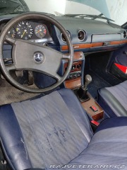 Mercedes-Benz 230 W123 1980