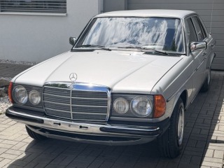 Mercedes-Benz 200 