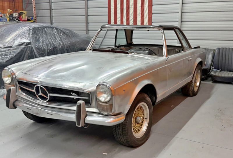 Mercedes-Benz SL 230SL PAGODA