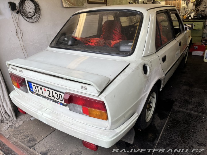 Škoda 120 1989