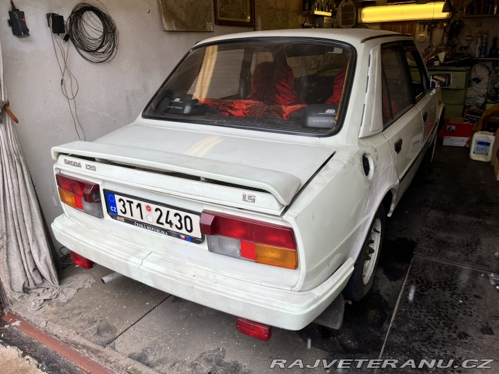 Škoda 120 1989