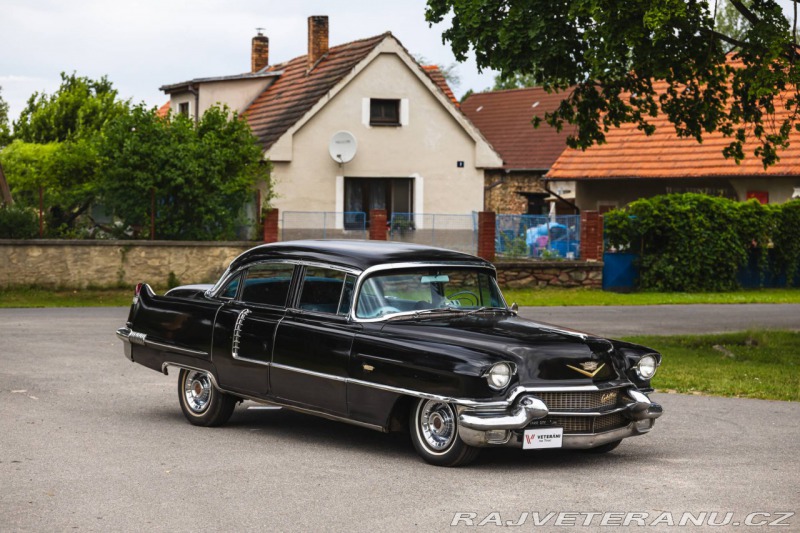 Cadillac Series 62 Sedan de Ville