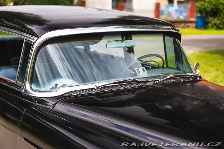 Cadillac Series 62 Sedan de Ville 1956