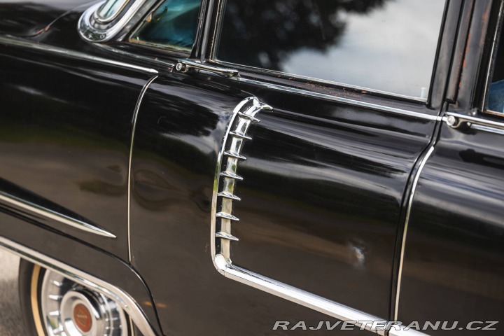 Cadillac Series 62 Sedan de Ville 1956