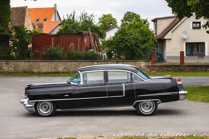 Cadillac Series 62 Sedan de Ville 1956