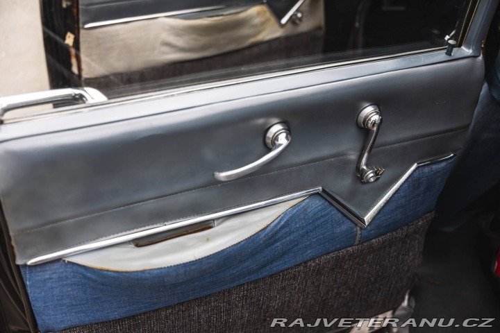 Cadillac Series 62 Sedan de Ville 1956