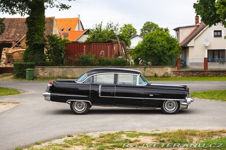 Cadillac Series 62 Sedan de Ville 1956
