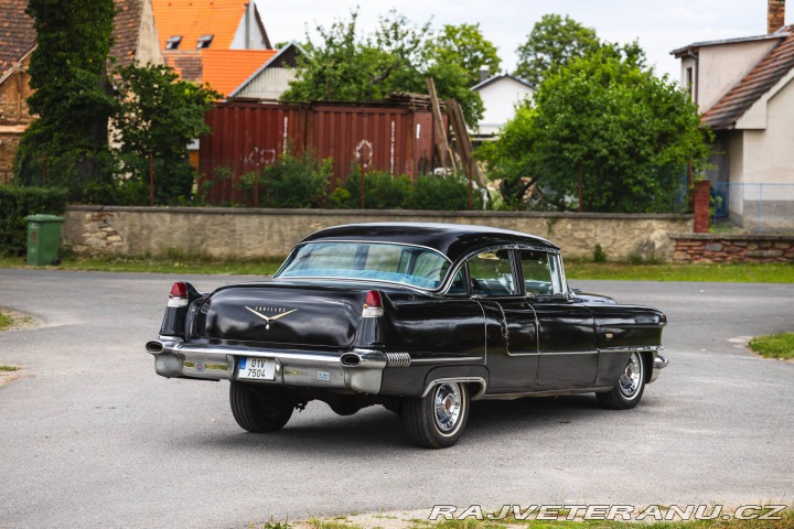 Cadillac Series 62 Sedan de Ville 1956