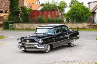 Cadillac Series 62 Sedan de Ville 1956