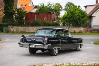Cadillac Series 62 Sedan de Ville 1956