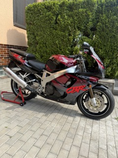 Honda CBR CBR900RR SC28
